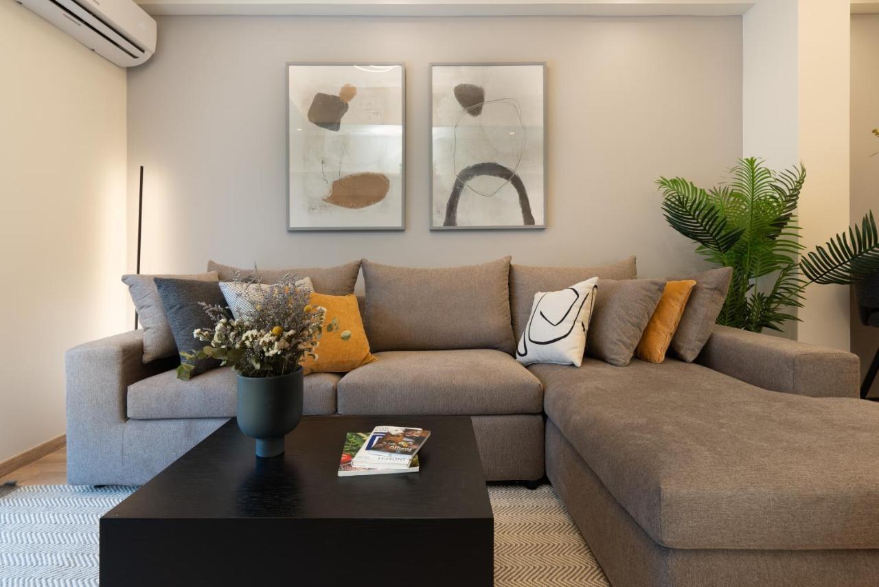 Newly Renovated 2 Bedroom Apartment, 5Min To Metro Athènes Extérieur photo