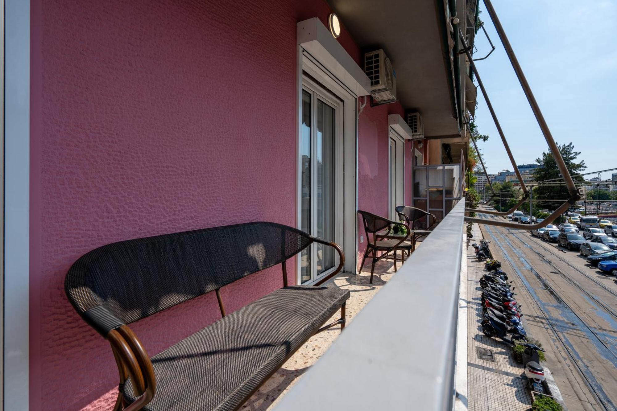 Newly Renovated 2 Bedroom Apartment, 5Min To Metro Athènes Extérieur photo