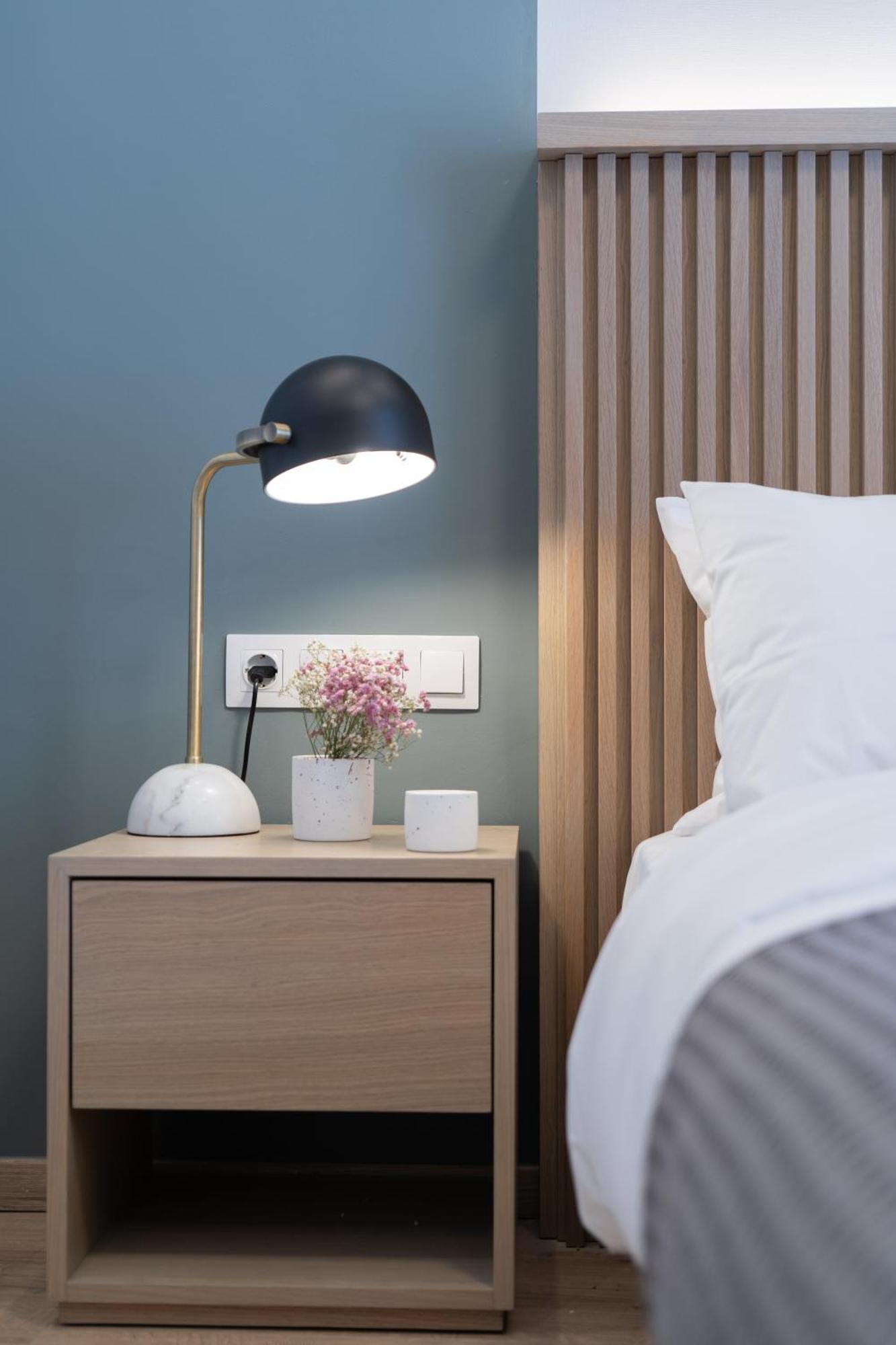Newly Renovated 2 Bedroom Apartment, 5Min To Metro Athènes Extérieur photo
