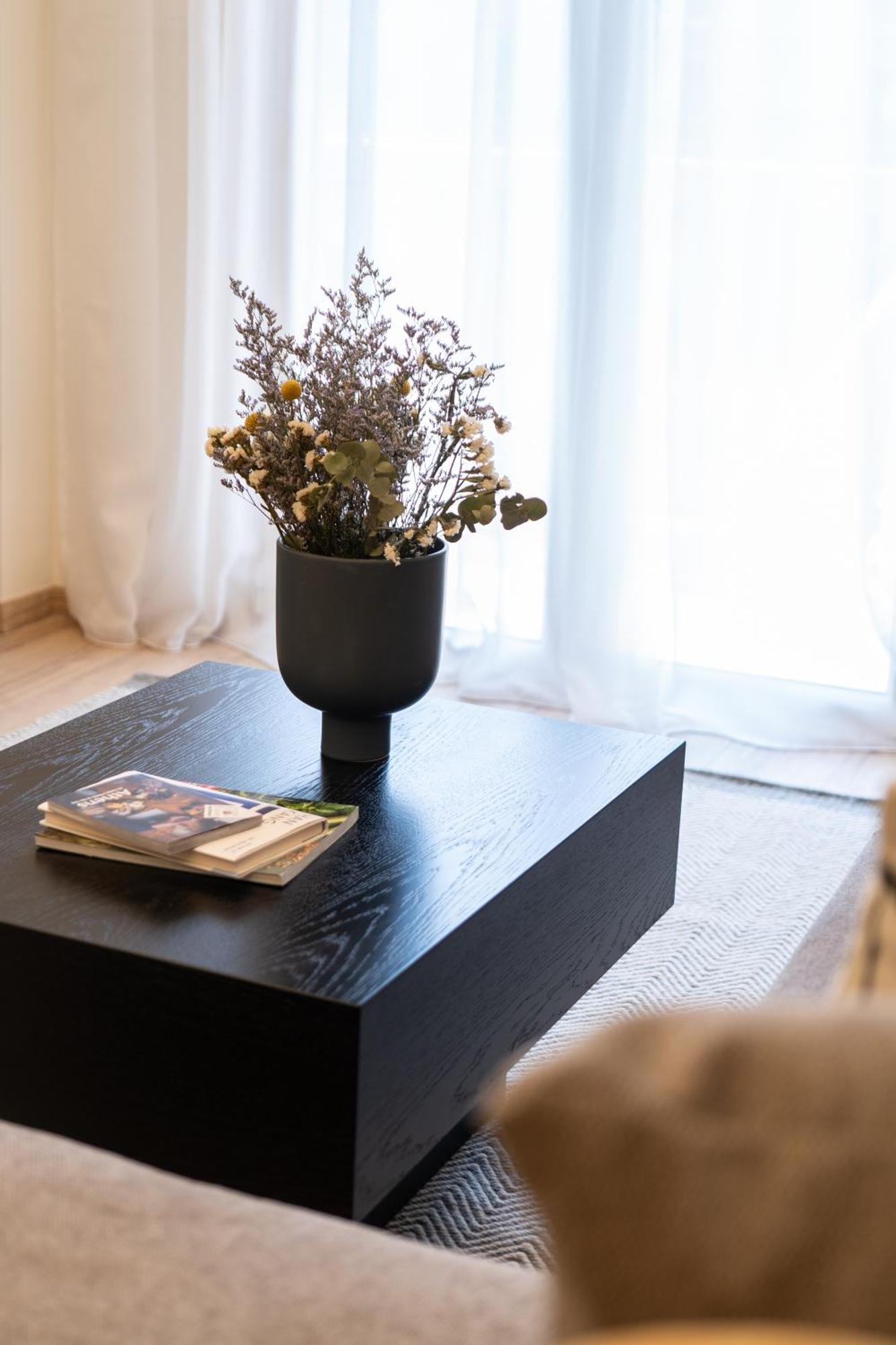 Newly Renovated 2 Bedroom Apartment, 5Min To Metro Athènes Extérieur photo