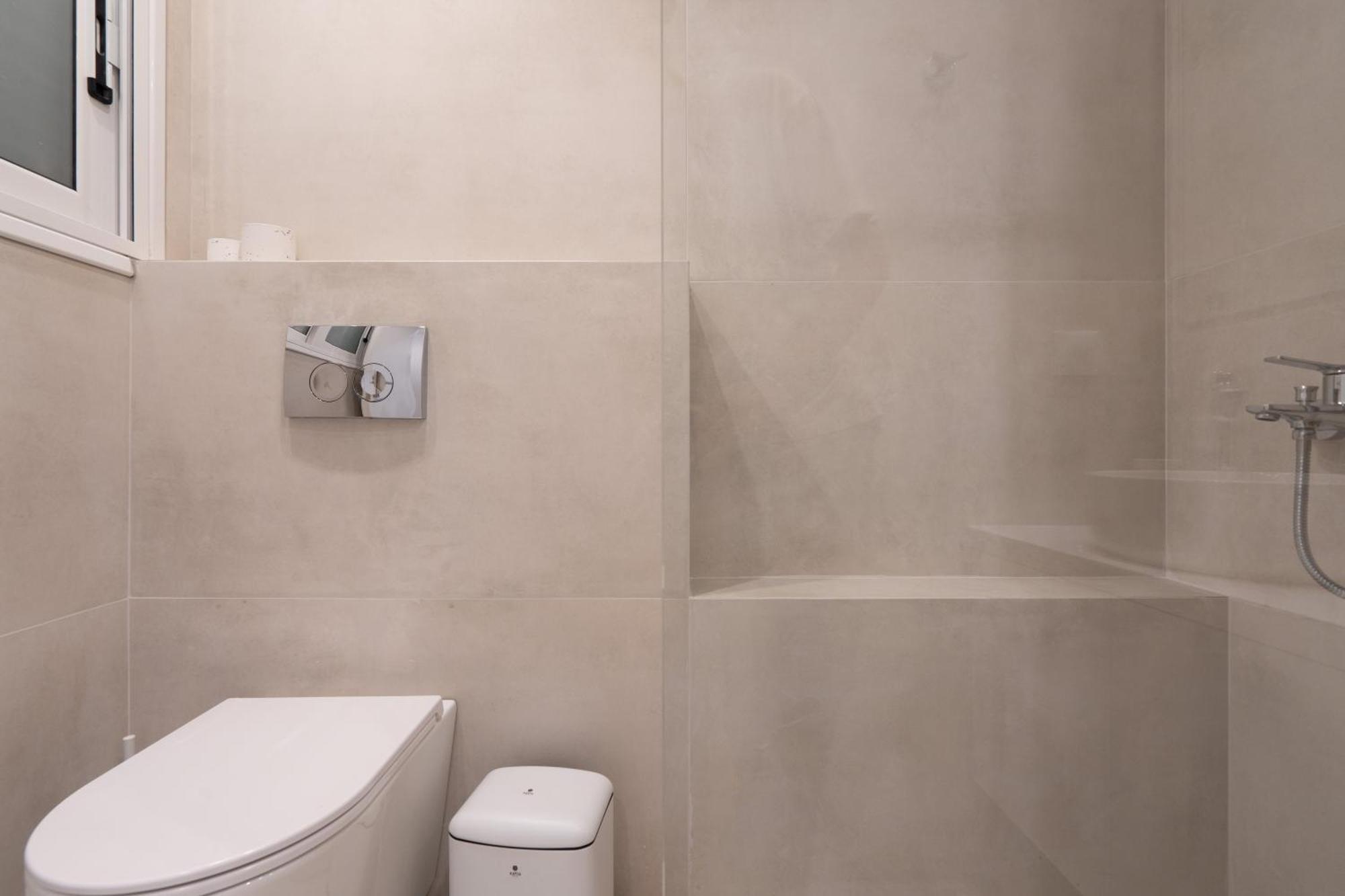 Newly Renovated 2 Bedroom Apartment, 5Min To Metro Athènes Extérieur photo
