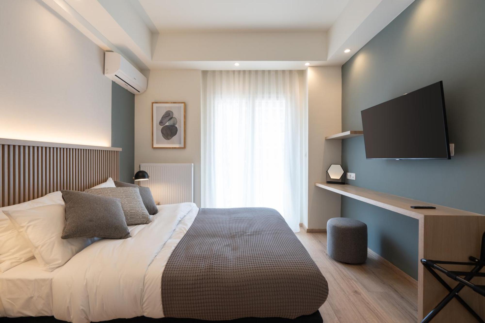 Newly Renovated 2 Bedroom Apartment, 5Min To Metro Athènes Extérieur photo