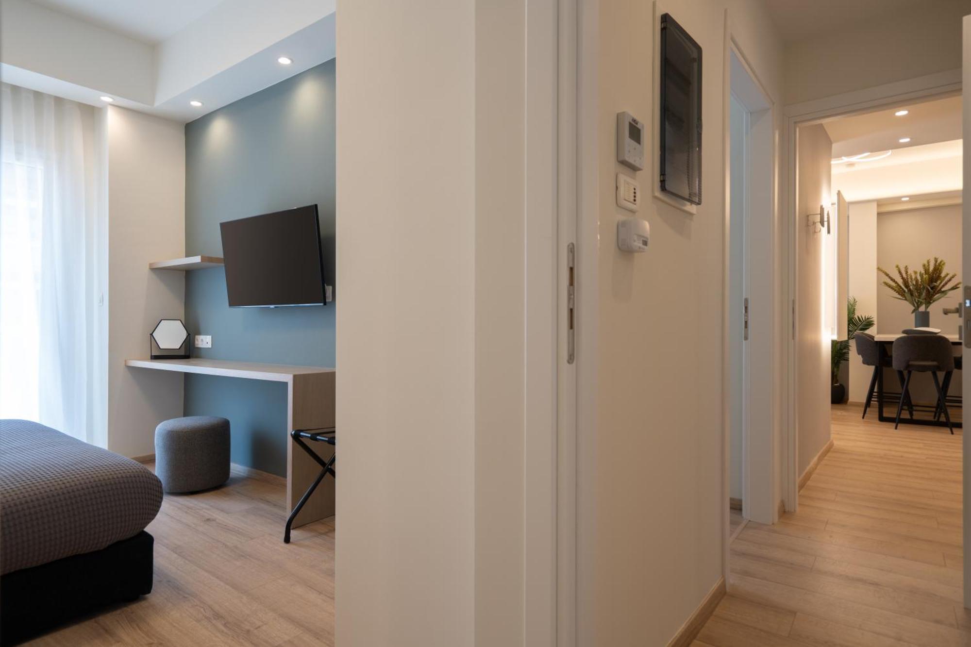 Newly Renovated 2 Bedroom Apartment, 5Min To Metro Athènes Extérieur photo